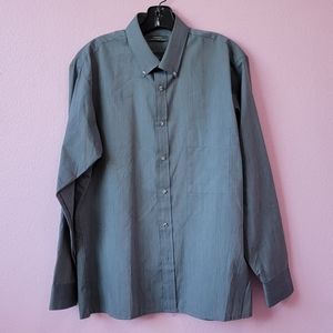 Van Heusen Corum Fitted Striped Shirt Mens / L.